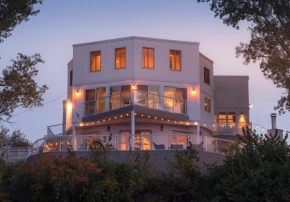 Hotels in Lake